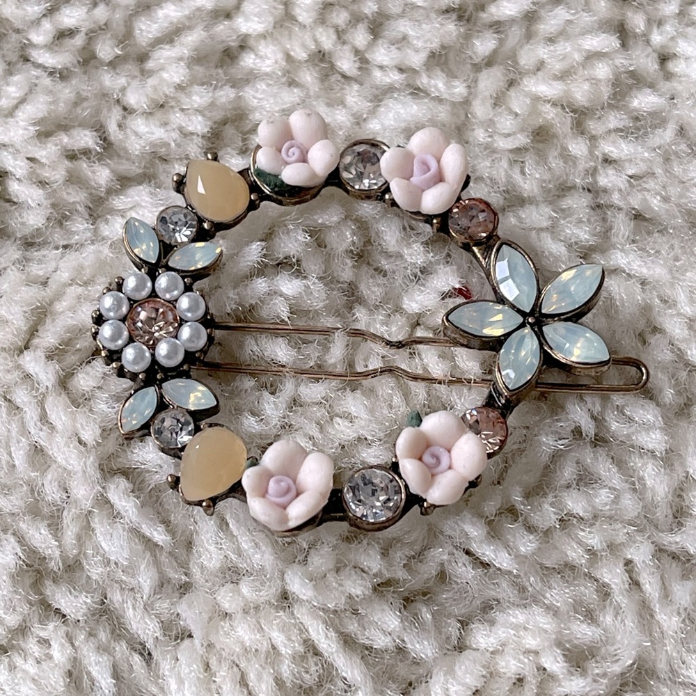 Swarovski crystal Brooches